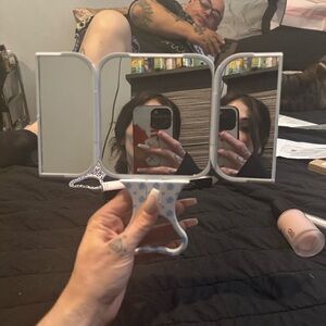 Travel Mirror With Legs